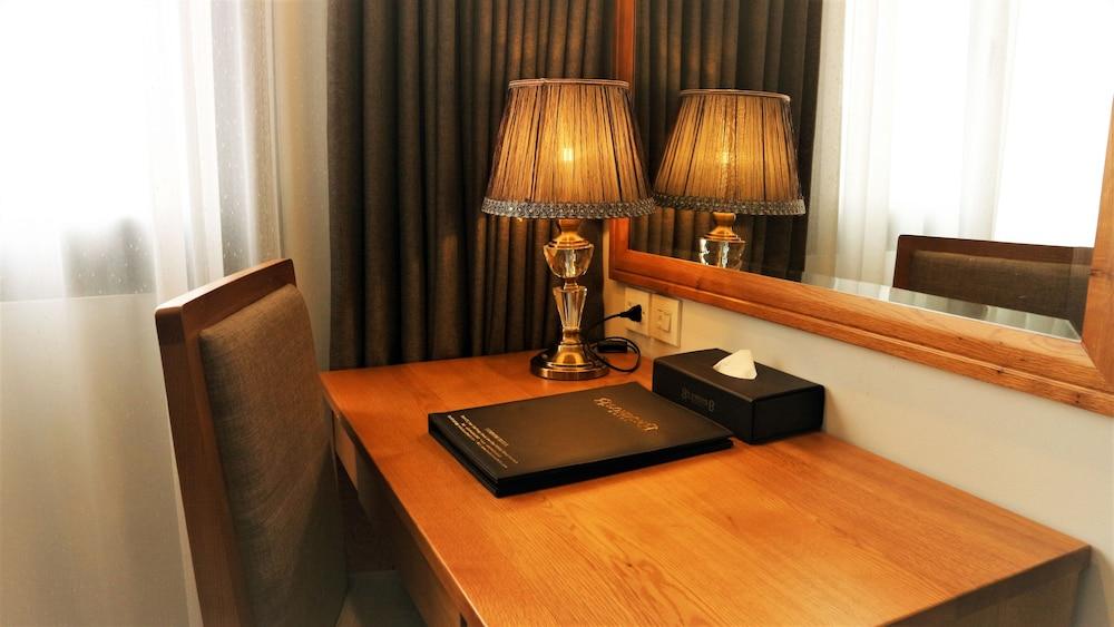 London Hotel 4*